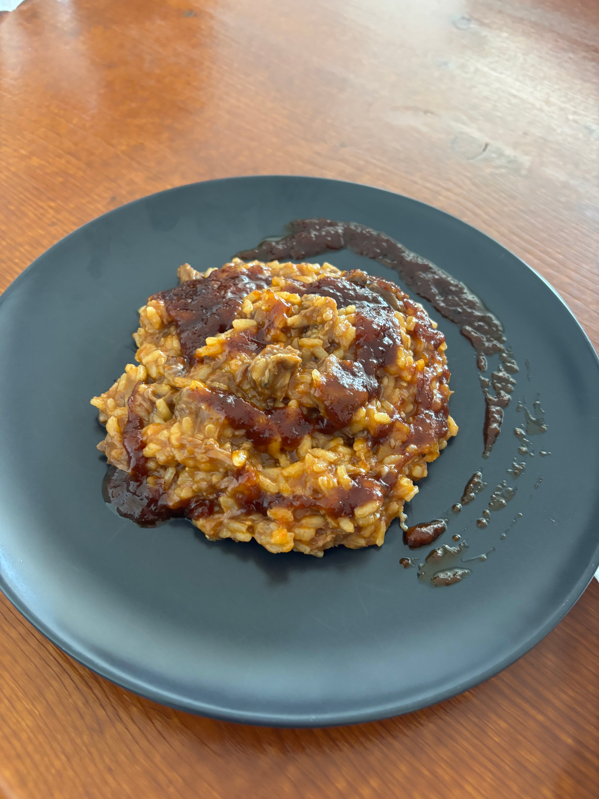 Arroz con carrilleras y glaseado de su jugo