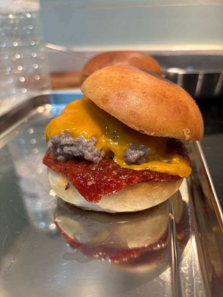 Cheeseburger con Salsa Barbacoa Casera